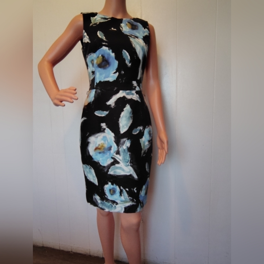 Oscar De La Renta Elegant Floral Sleeveless Dress Size 4